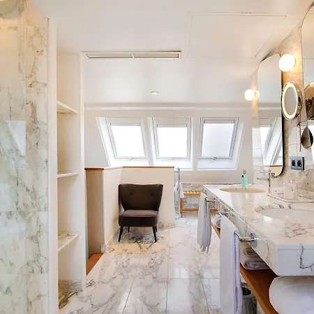 Artus 4* Paris